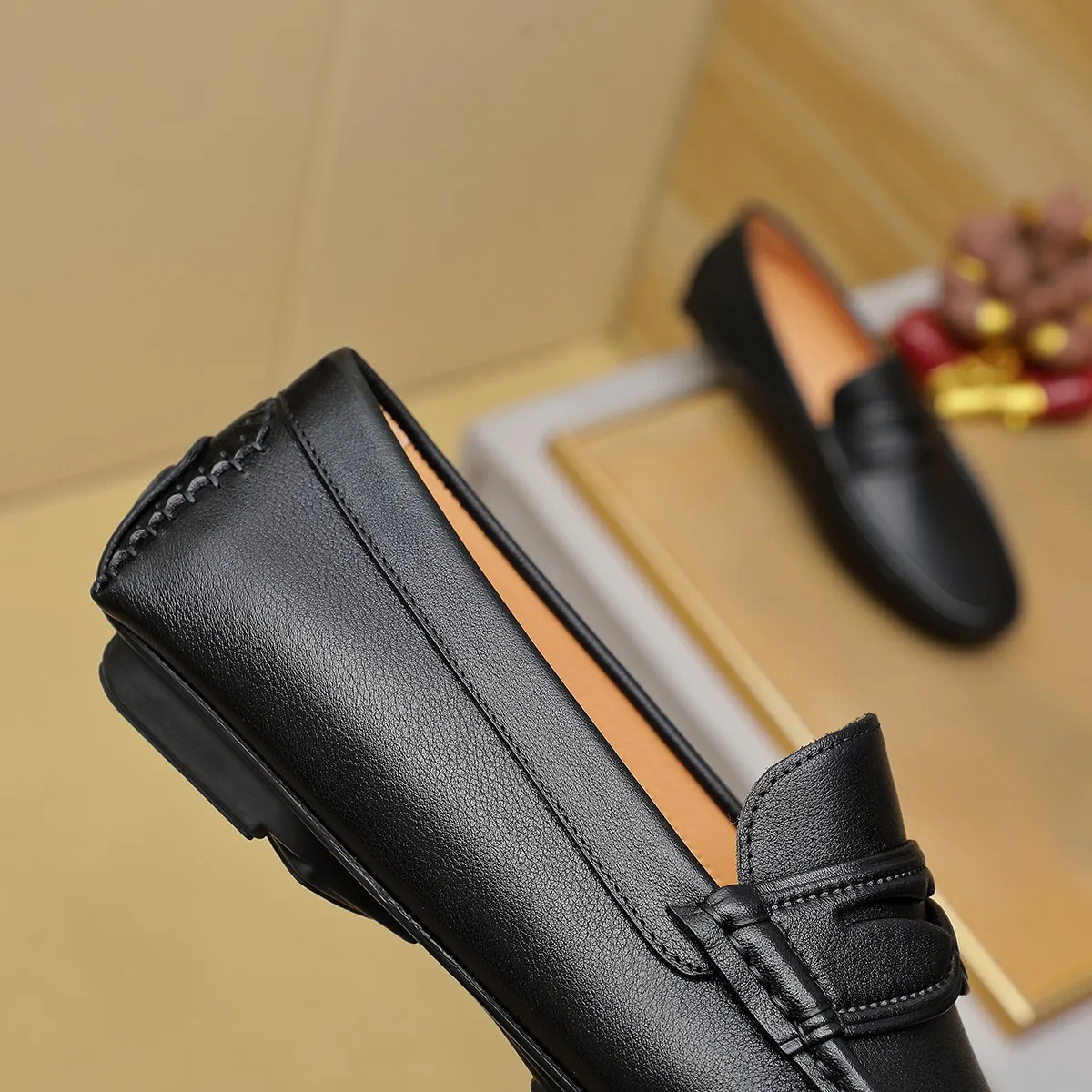 Men's shoes 💰360💰💰GUCCI Gucci official website synchronizes the latest model 🛃The upper is made of imported cowhide, 🐷leather lining, rubber outsole, 🎩🎩top-notch handcrafted workmanship with fine stitches and threads🔍definitely satisfy those perfectionist men who pursue high luxury quality 👏 Colors available! Code number 38-44 Large quantity in stock